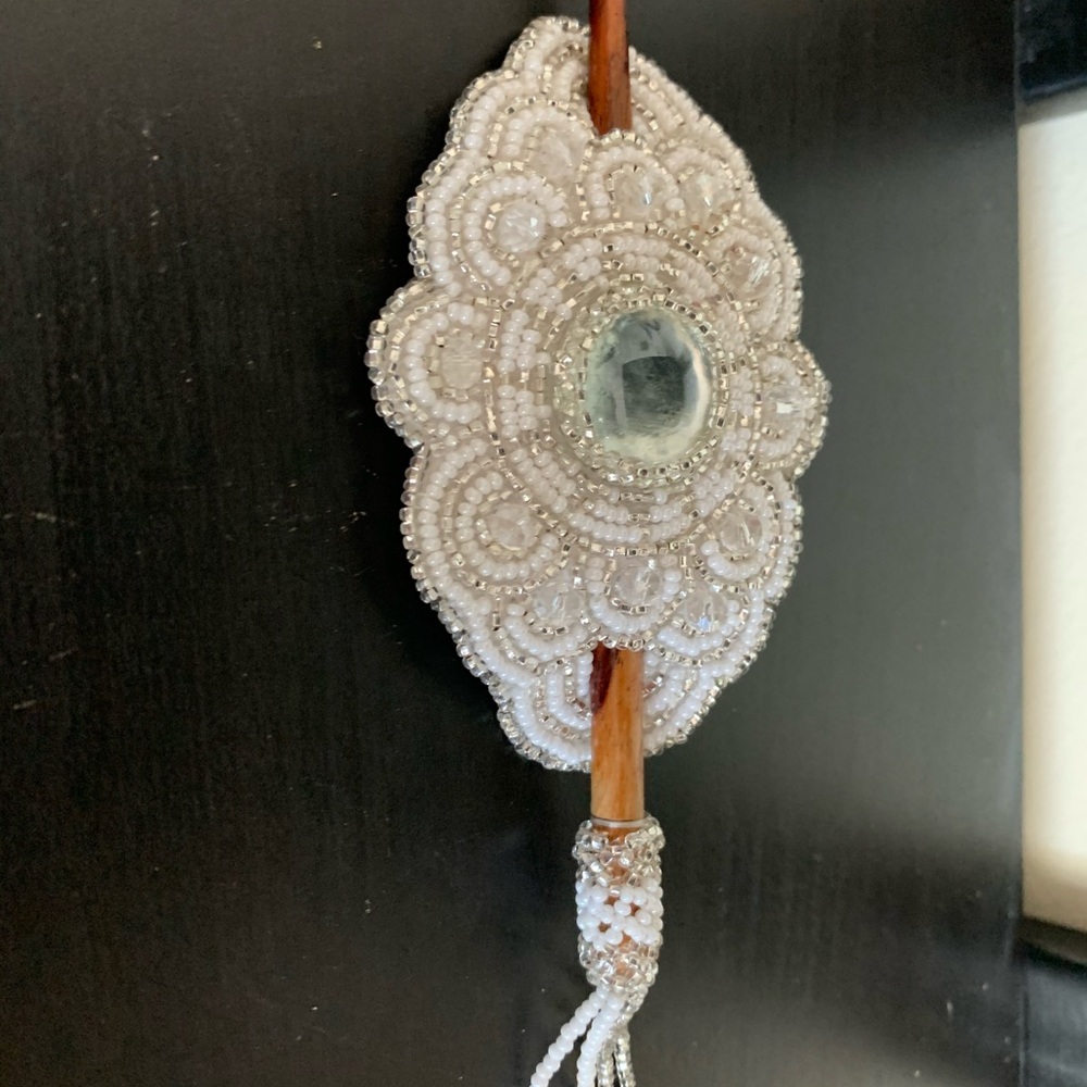 Guatemalan hand made hair wood clip